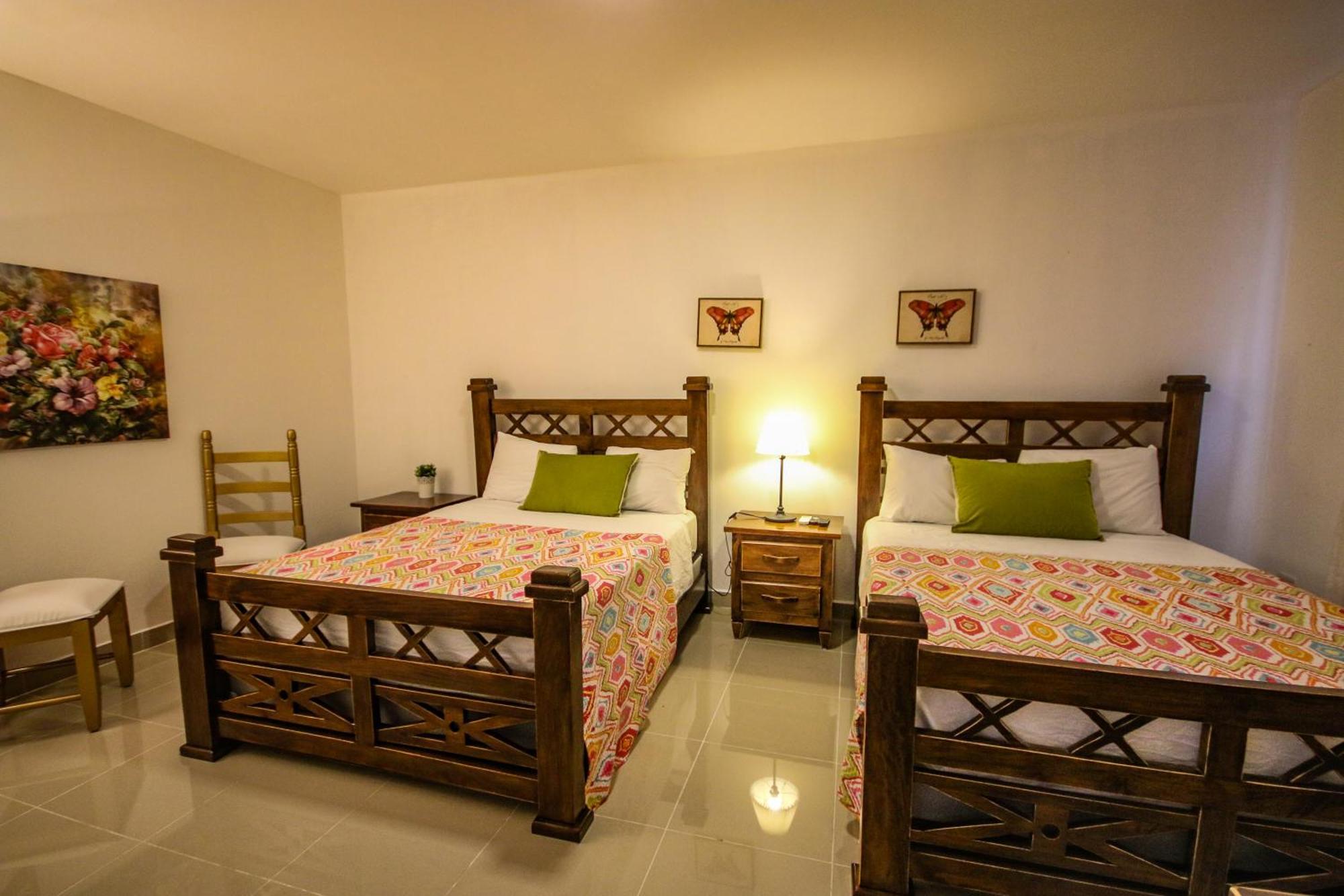 Deluxe Suites Guacamayos - Eco-Lodge & Swimming Pool Bonao ภายนอก รูปภาพ