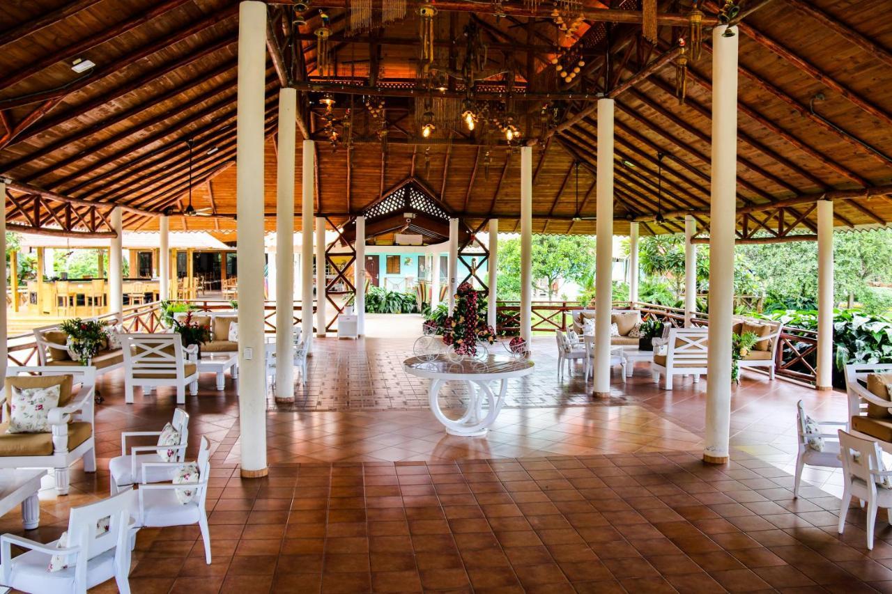 Deluxe Suites Guacamayos - Eco-Lodge & Swimming Pool Bonao ภายนอก รูปภาพ