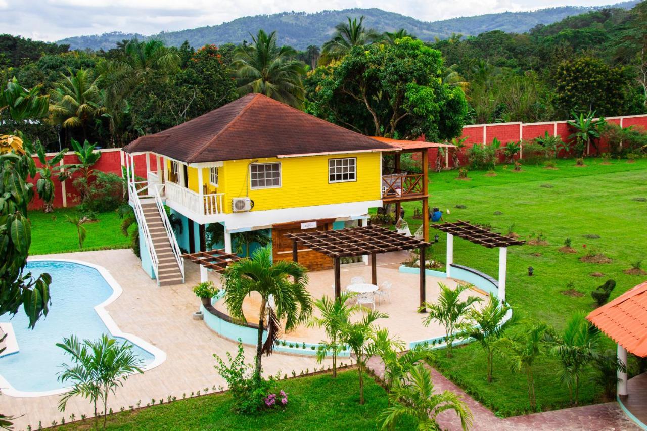 Deluxe Suites Guacamayos - Eco-Lodge & Swimming Pool Bonao ภายนอก รูปภาพ