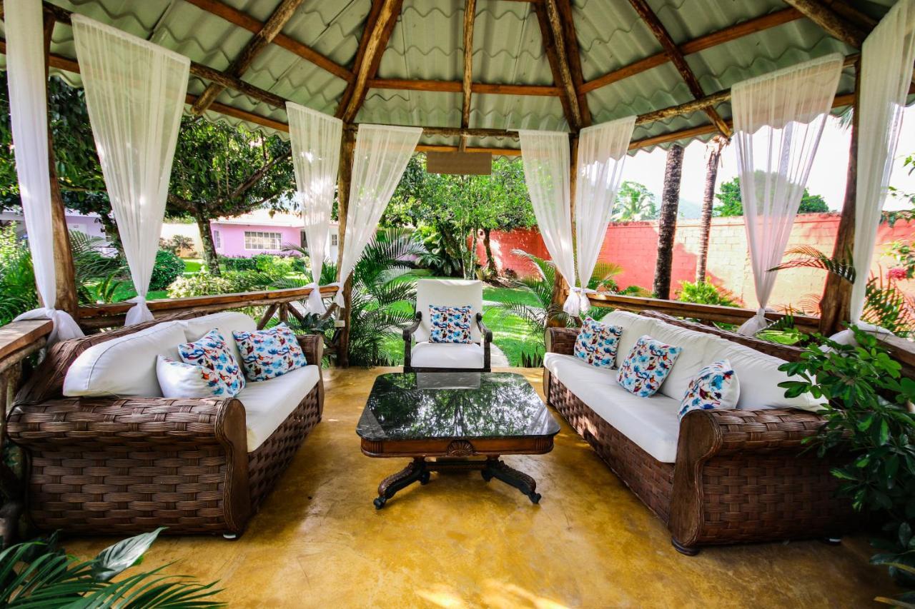 Deluxe Suites Guacamayos - Eco-Lodge & Swimming Pool Bonao ภายนอก รูปภาพ