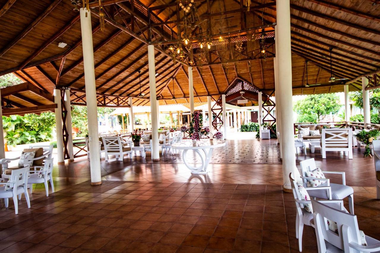 Deluxe Suites Guacamayos - Eco-Lodge & Swimming Pool Bonao ภายนอก รูปภาพ