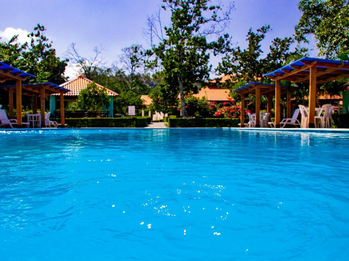 Deluxe Suites Guacamayos - Eco-Lodge & Swimming Pool Bonao ภายนอก รูปภาพ
