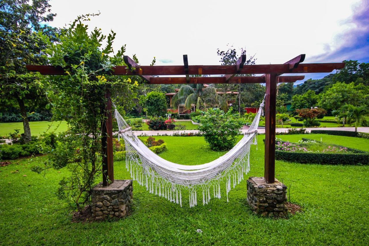 Deluxe Suites Guacamayos - Eco-Lodge & Swimming Pool Bonao ภายนอก รูปภาพ