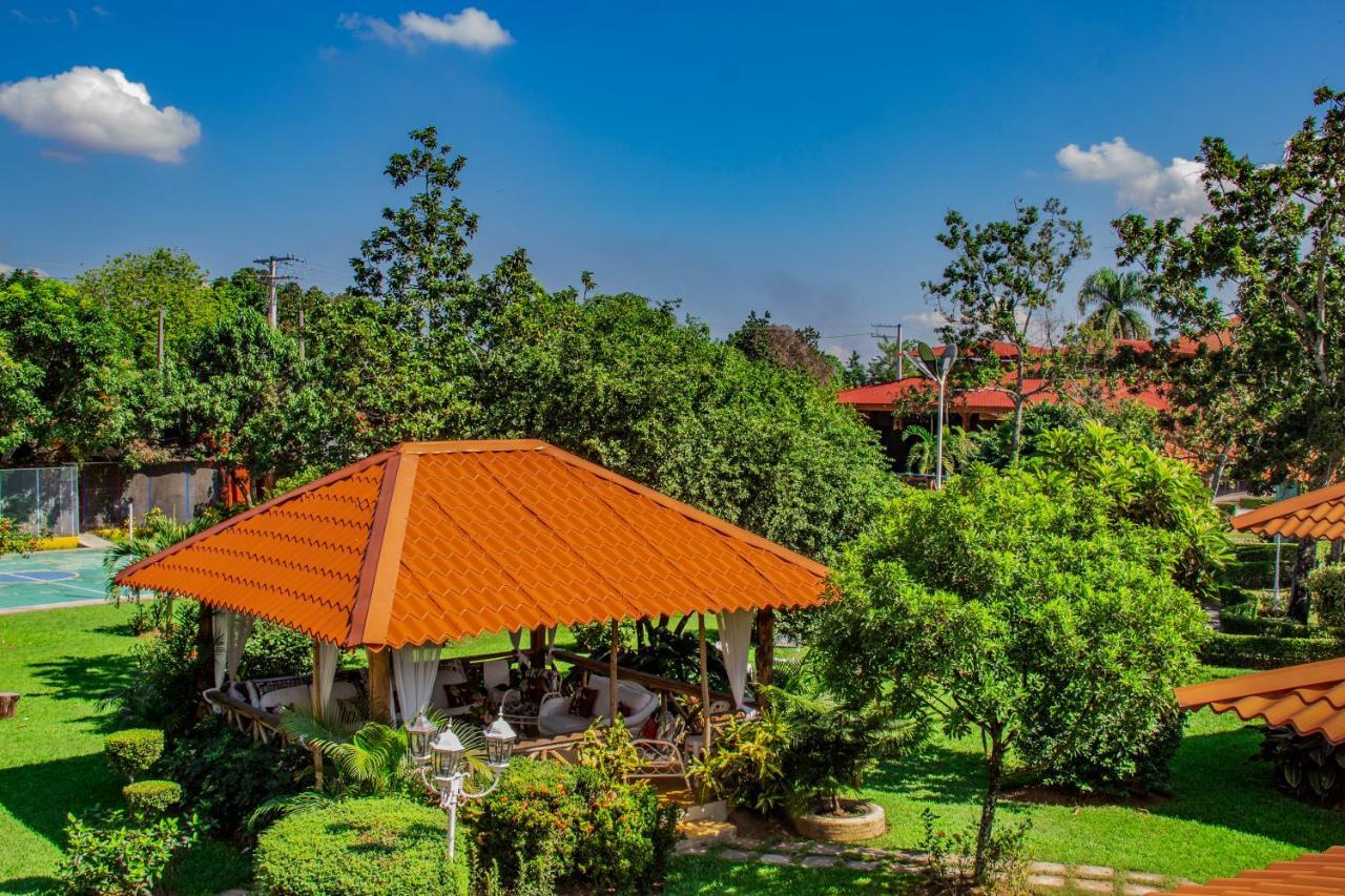 Deluxe Suites Guacamayos - Eco-Lodge & Swimming Pool Bonao ภายนอก รูปภาพ