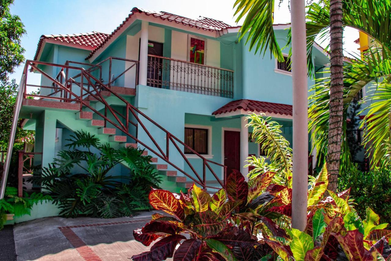 Deluxe Suites Guacamayos - Eco-Lodge & Swimming Pool Bonao ภายนอก รูปภาพ
