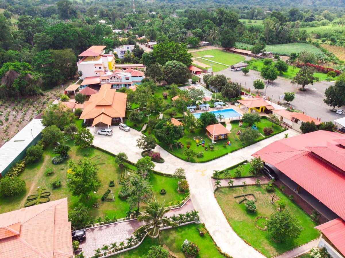 Deluxe Suites Guacamayos - Eco-Lodge & Swimming Pool Bonao ภายนอก รูปภาพ